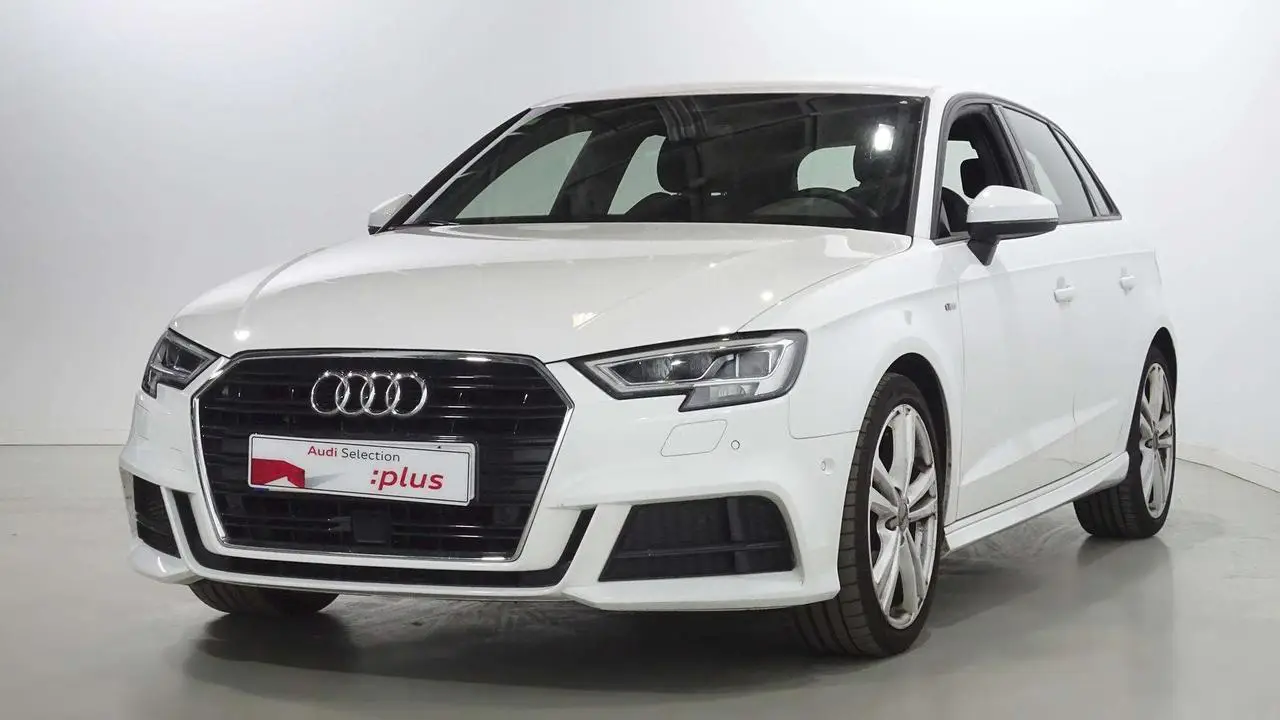 Photo 1 : Audi A3 2019 Petrol