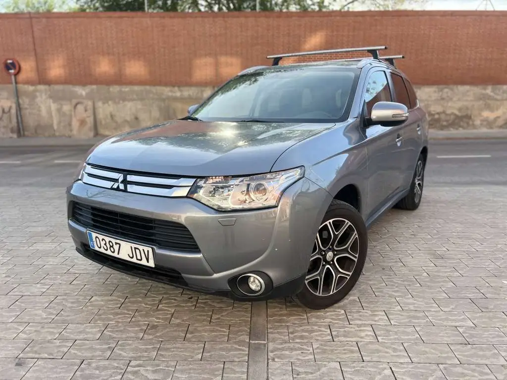 Photo 1 : Mitsubishi Outlander 2015 Diesel