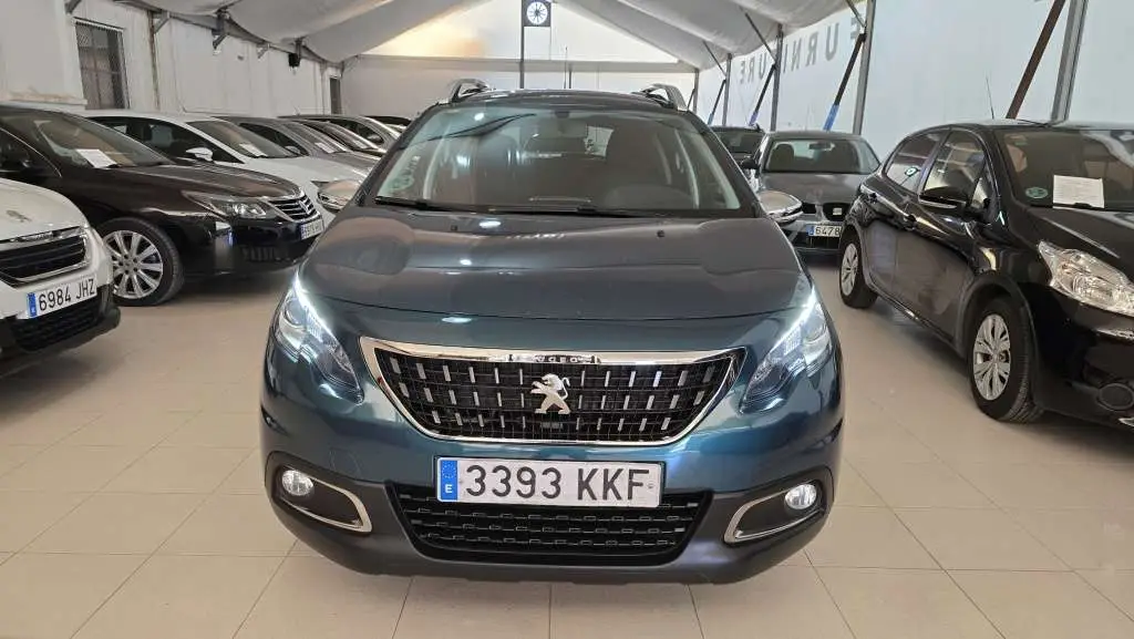 Photo 1 : Peugeot 2008 2018 Petrol