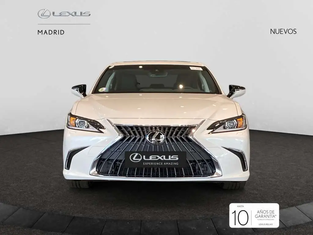 Photo 1 : Lexus Es 2024 Hybrid