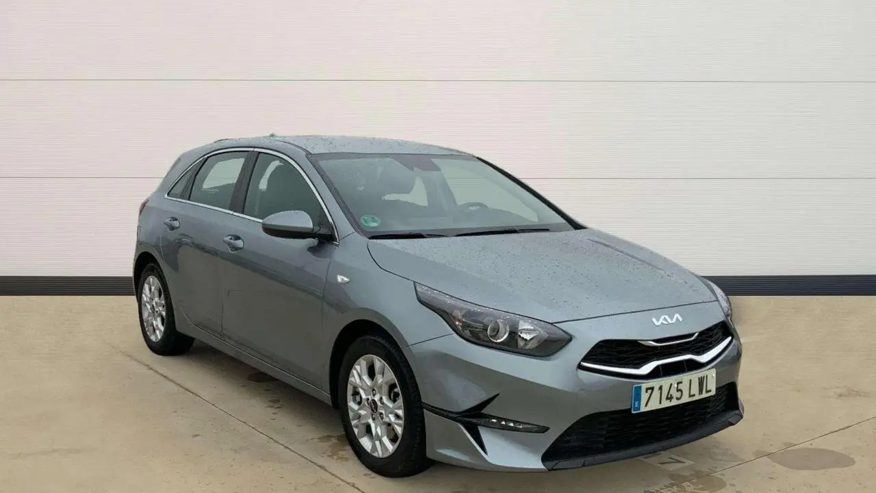 Photo 1 : Kia Ceed 2022 Petrol