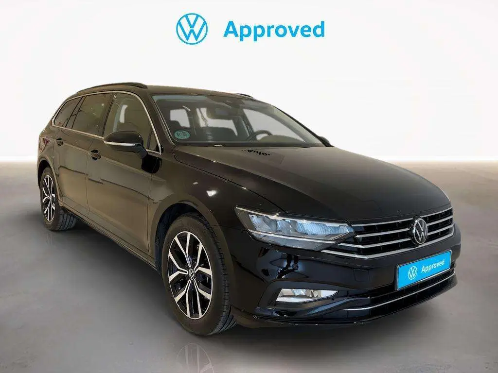 Photo 1 : Volkswagen Passat 2023 Diesel