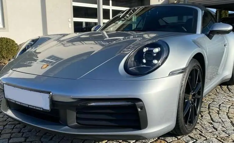 Photo 1 : Porsche 992 2019 Essence