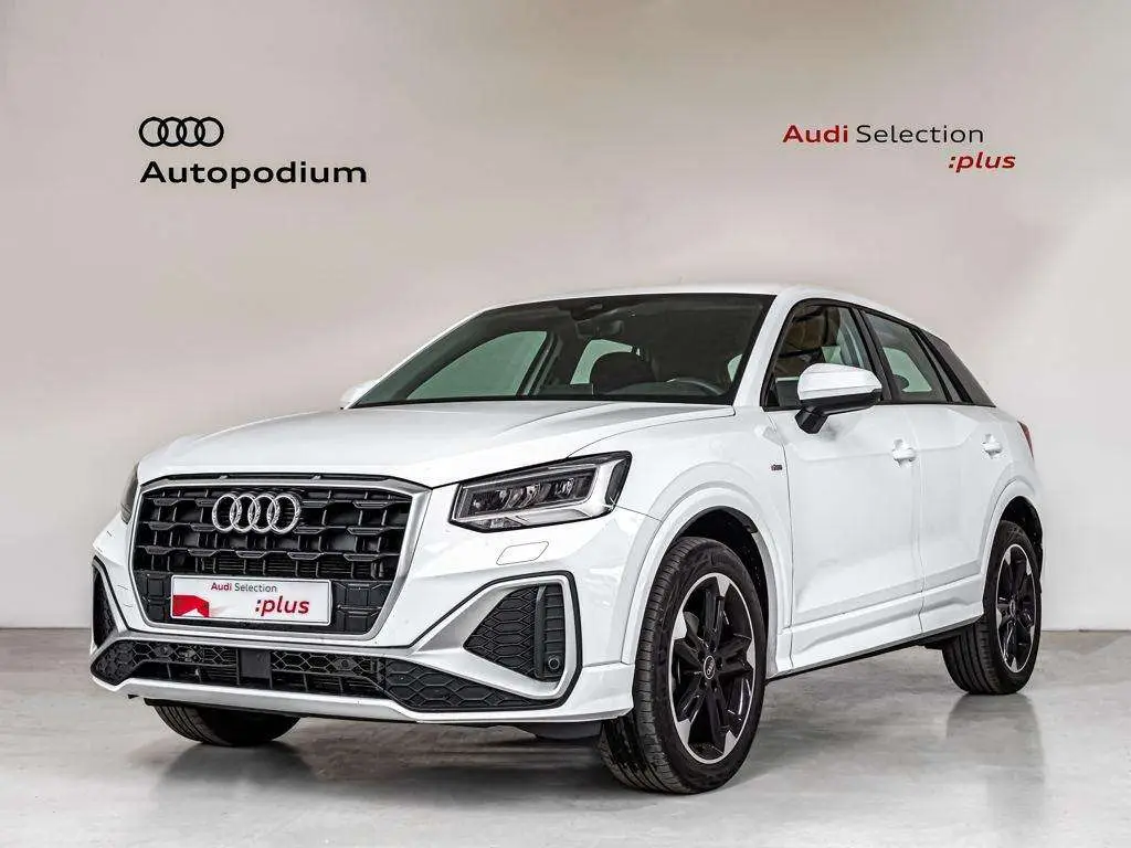 Photo 1 : Audi Q2 2024 Diesel