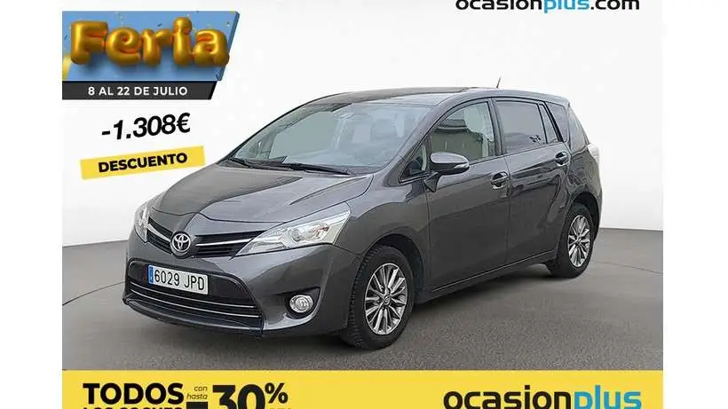 Photo 1 : Toyota Verso 2016 Petrol