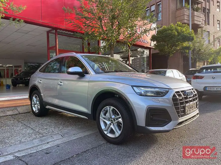 Photo 1 : Audi Q5 2021 Hybride