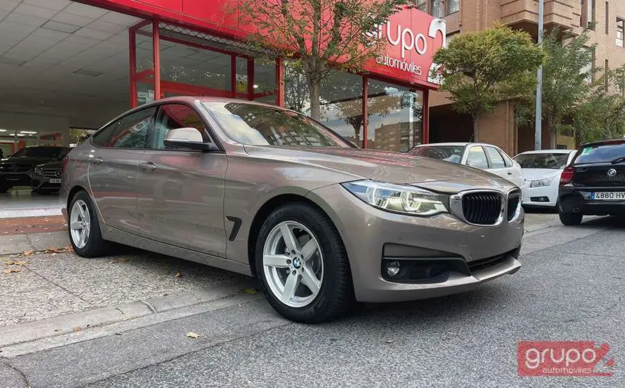 Photo 1 : Bmw Serie 3 2018 Diesel