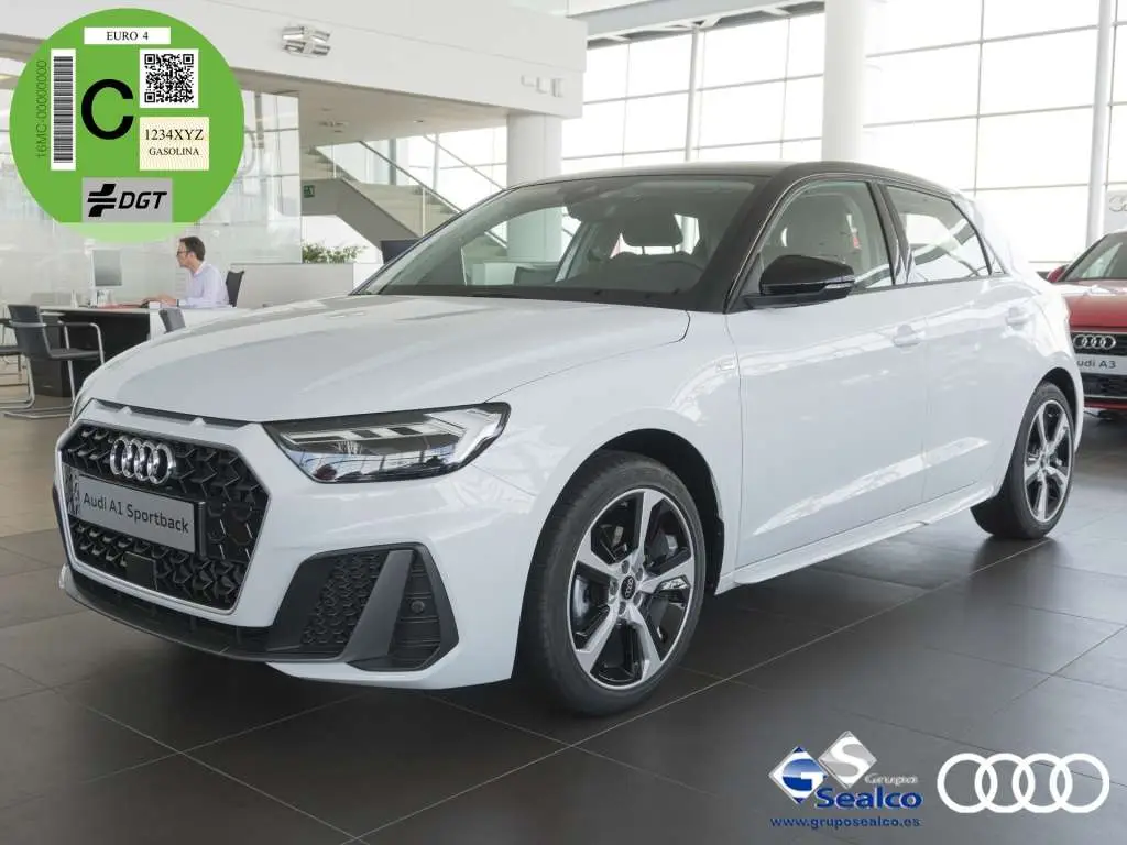 Photo 1 : Audi A1 2024 Essence