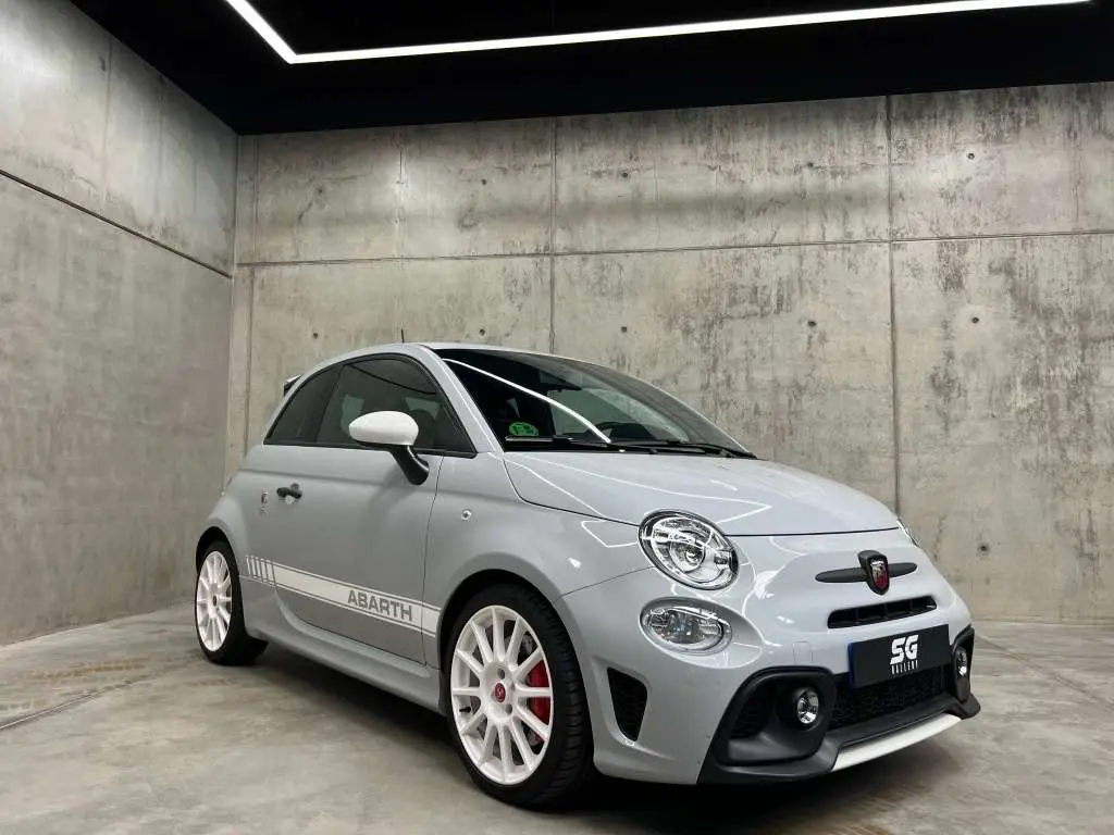 Photo 1 : Abarth 695 2022 Petrol