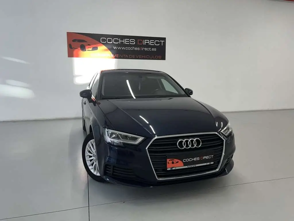 Photo 1 : Audi A3 2018 GPL