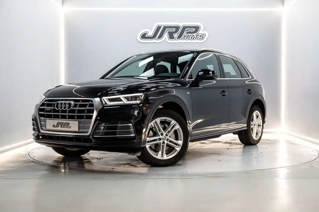 Photo 1 : Audi Q5 2020 Diesel