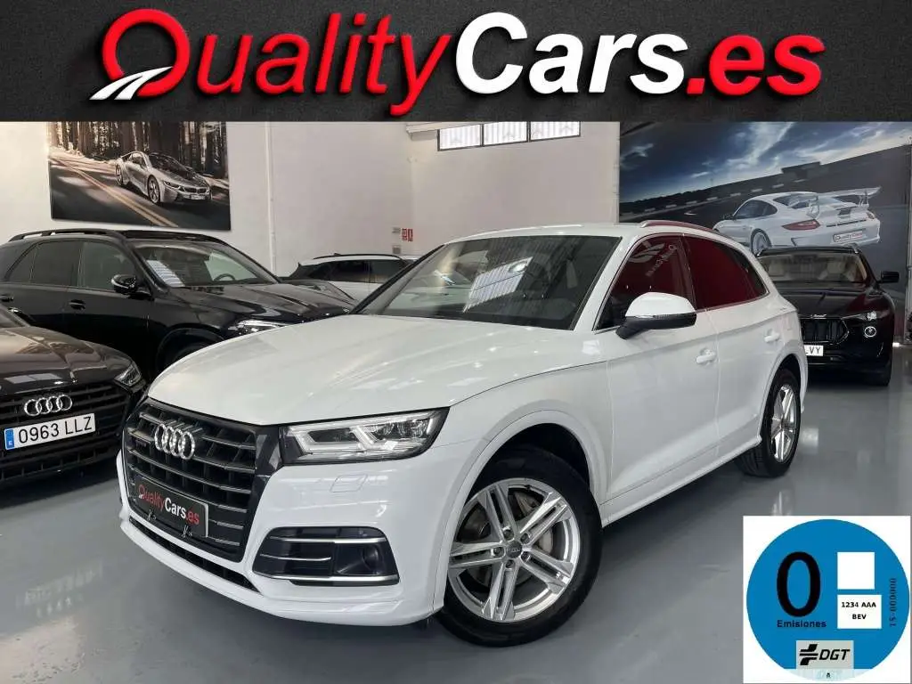 Photo 1 : Audi Q5 2020 Hybride