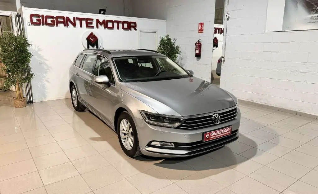 Photo 1 : Volkswagen Passat 2017 Diesel