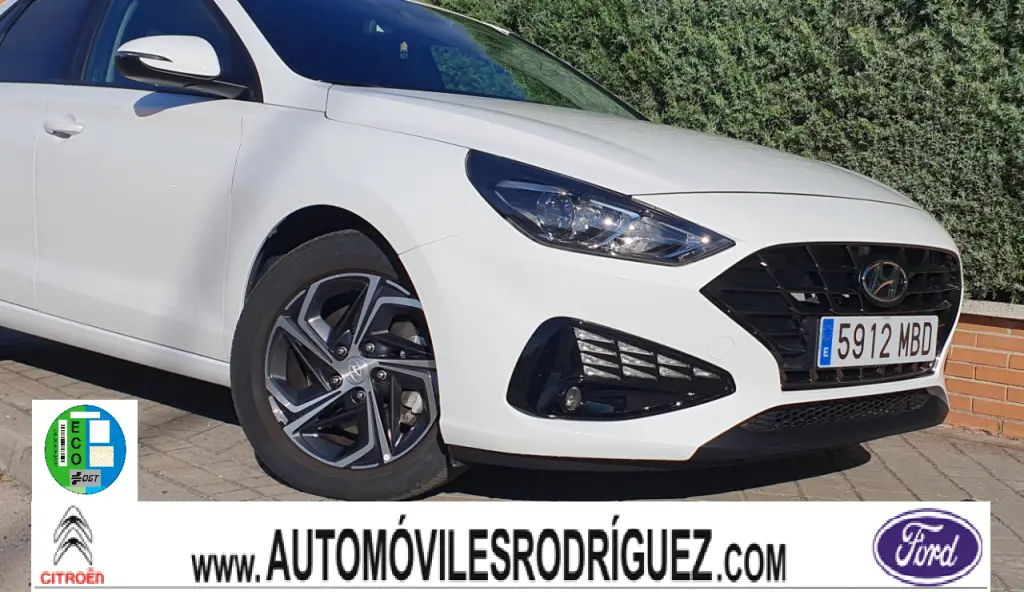 Photo 1 : Hyundai I30 2022 Petrol