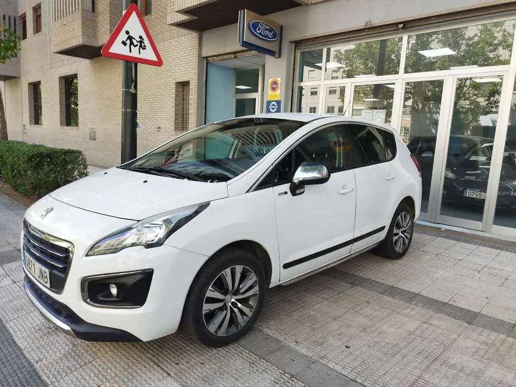 Photo 1 : Peugeot 3008 2016 Petrol