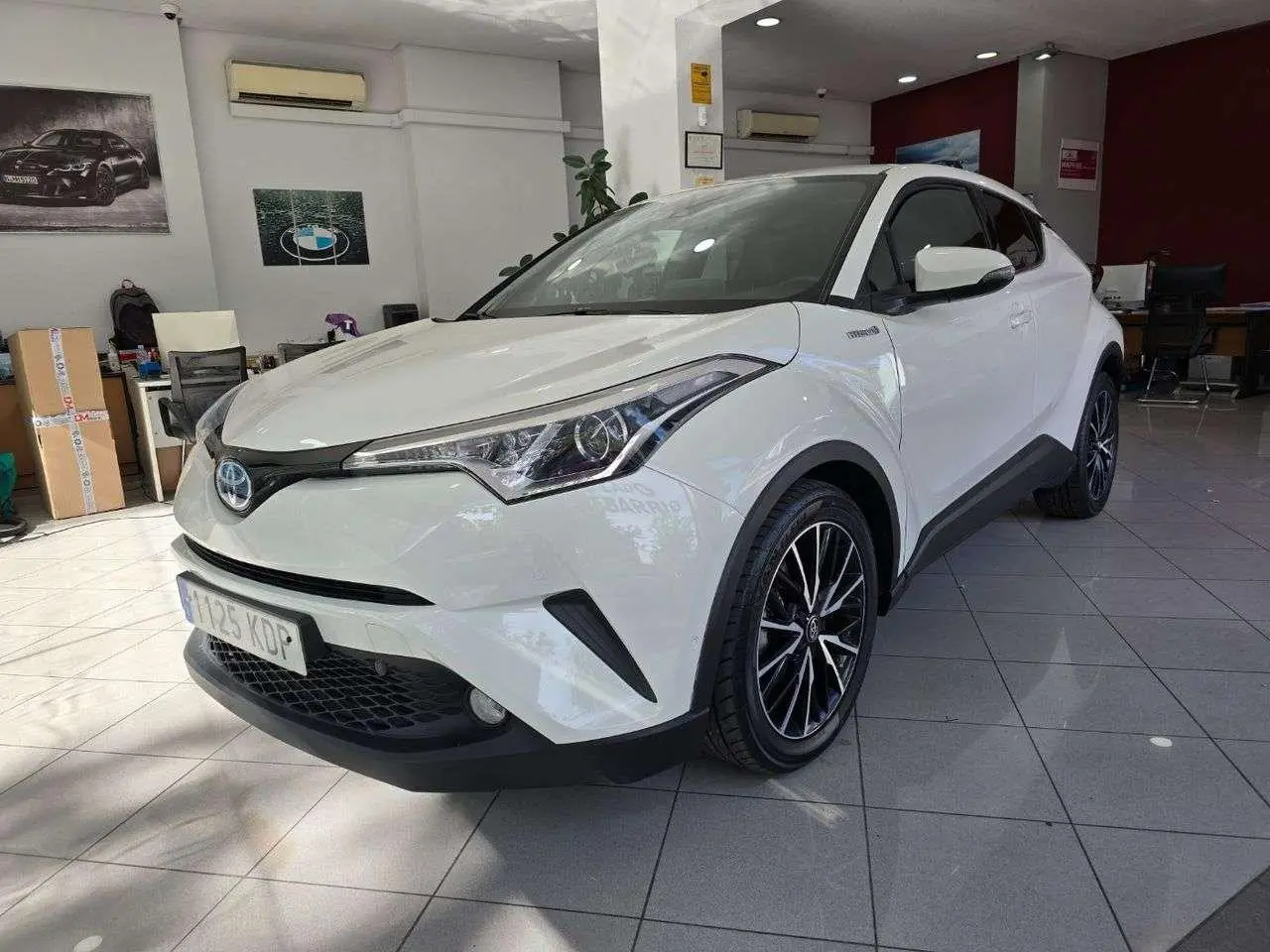 Photo 1 : Toyota C-hr 2017 Hybride