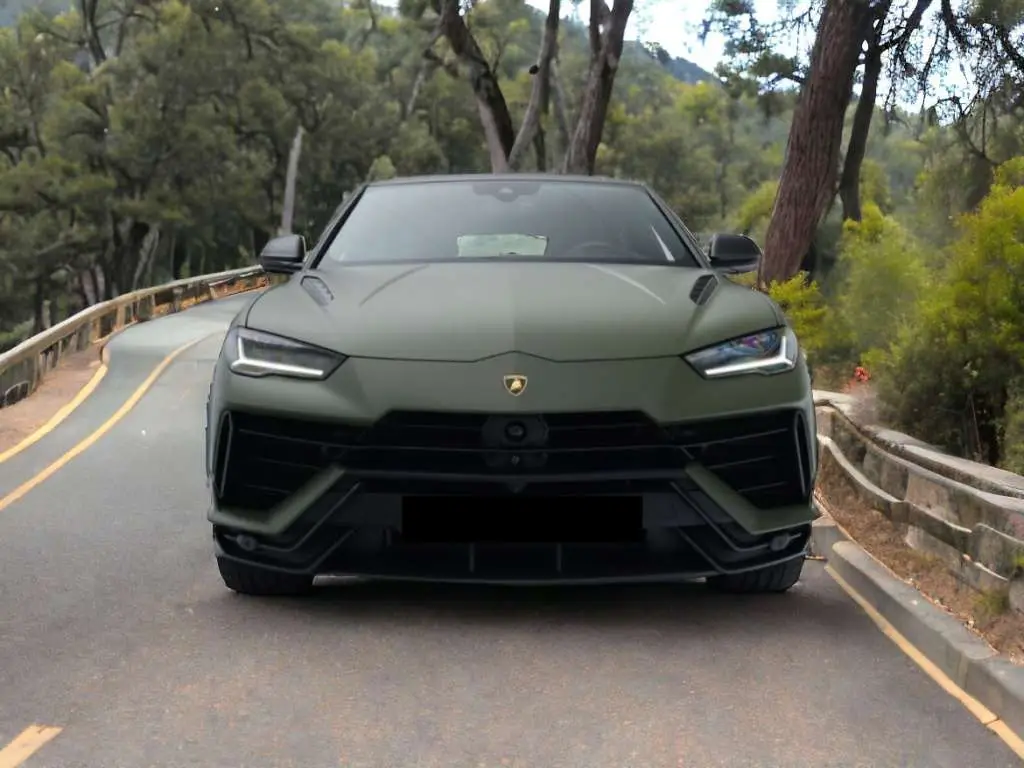 Photo 1 : Lamborghini Urus 2023 Essence