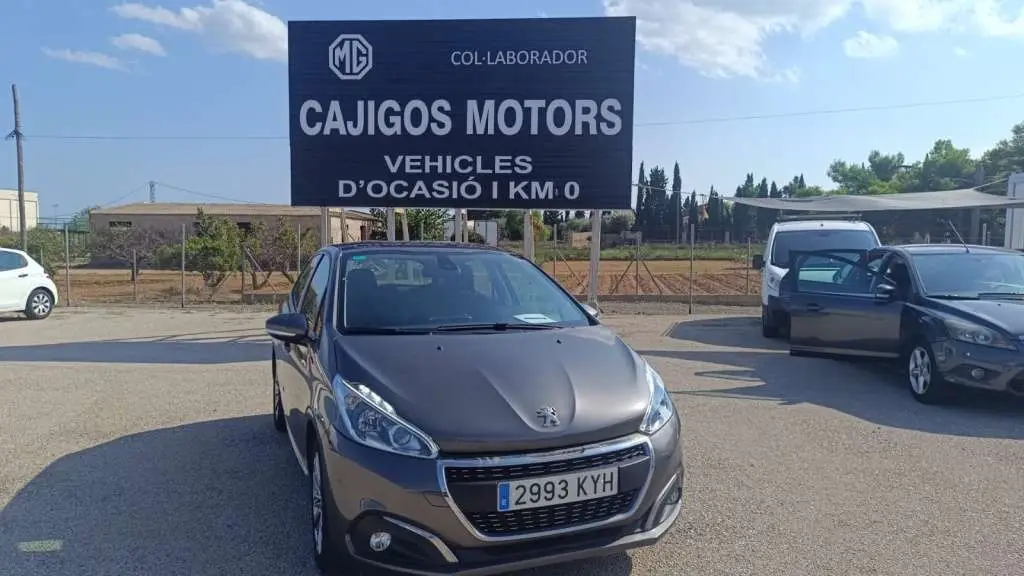 Photo 1 : Peugeot 208 2019 Petrol