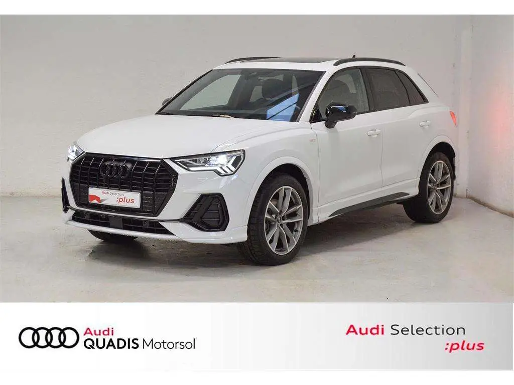 Photo 1 : Audi Q3 2023 Essence