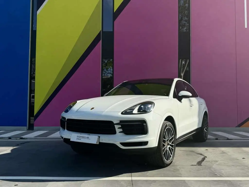 Photo 1 : Porsche Cayenne 2023 Essence