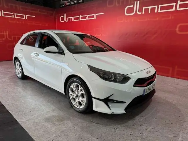 Photo 1 : Kia Ceed 2023 Petrol