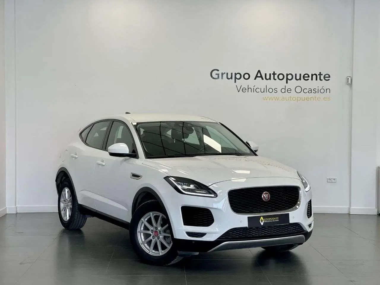 Photo 1 : Jaguar E-pace 2020 Diesel