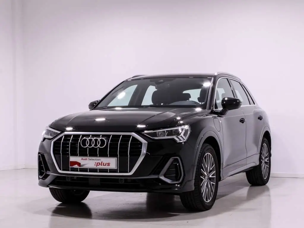 Photo 1 : Audi Q3 2023 Électrique