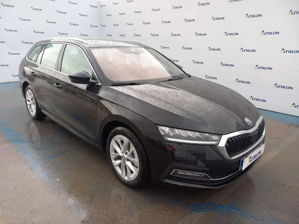 Photo 1 : Skoda Octavia 2023 Petrol