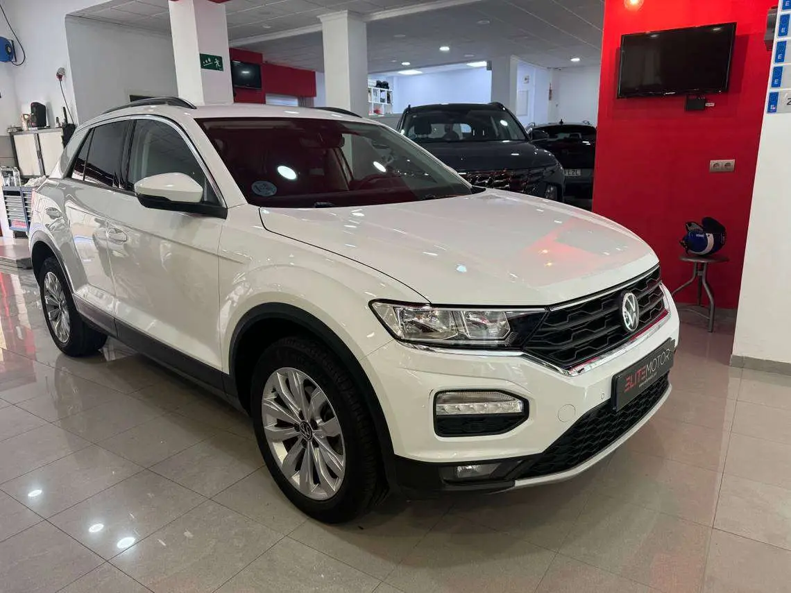 Photo 1 : Volkswagen T-roc 2023 Petrol