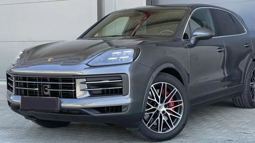 Photo 1 : Porsche Cayenne 2023 Petrol