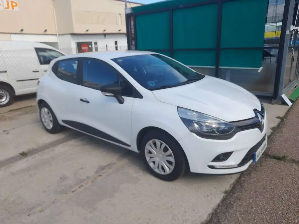 Photo 1 : Renault Clio 2017 Diesel