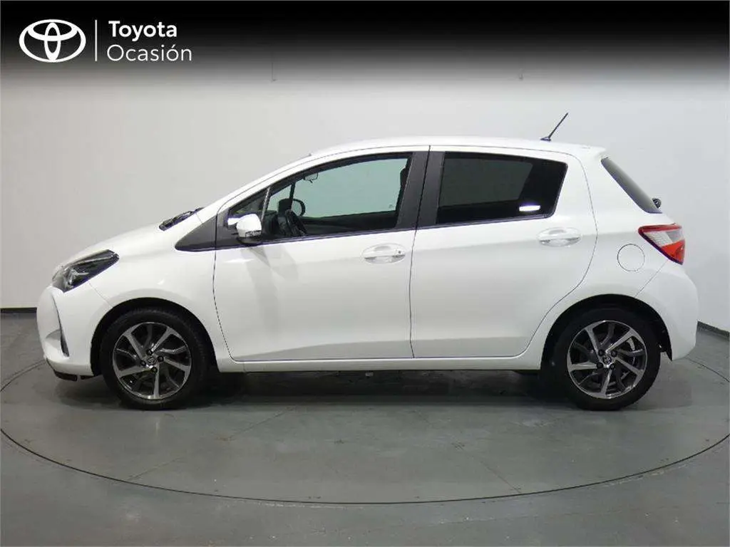 Photo 1 : Toyota Yaris 2020 Petrol