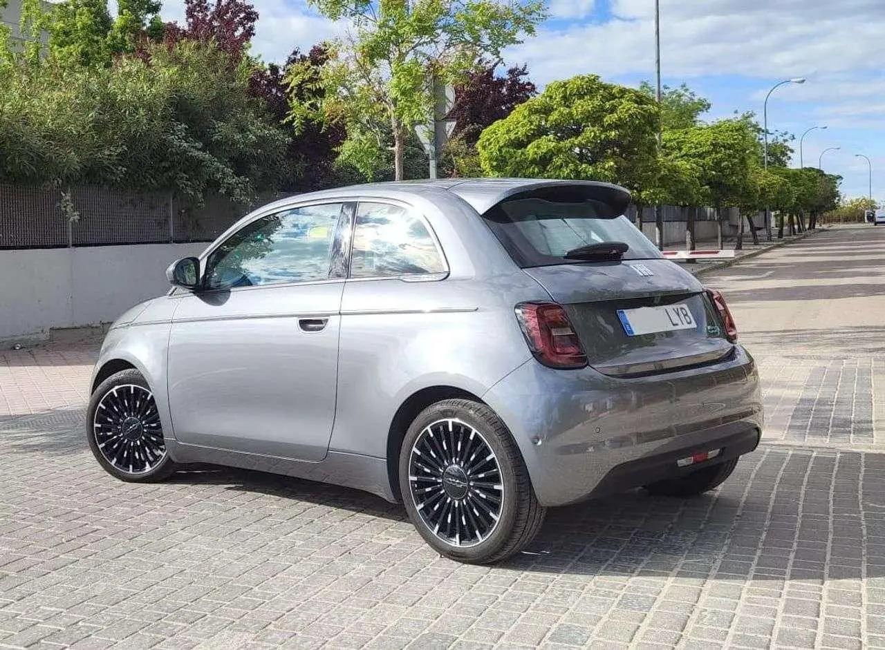 Photo 1 : Fiat 500 2022 Électrique