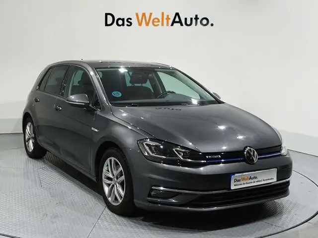 Photo 1 : Volkswagen Golf 2019 Essence