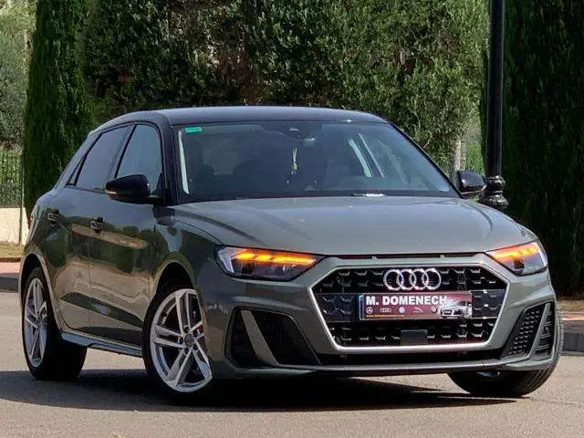 Photo 1 : Audi A1 2019 Essence