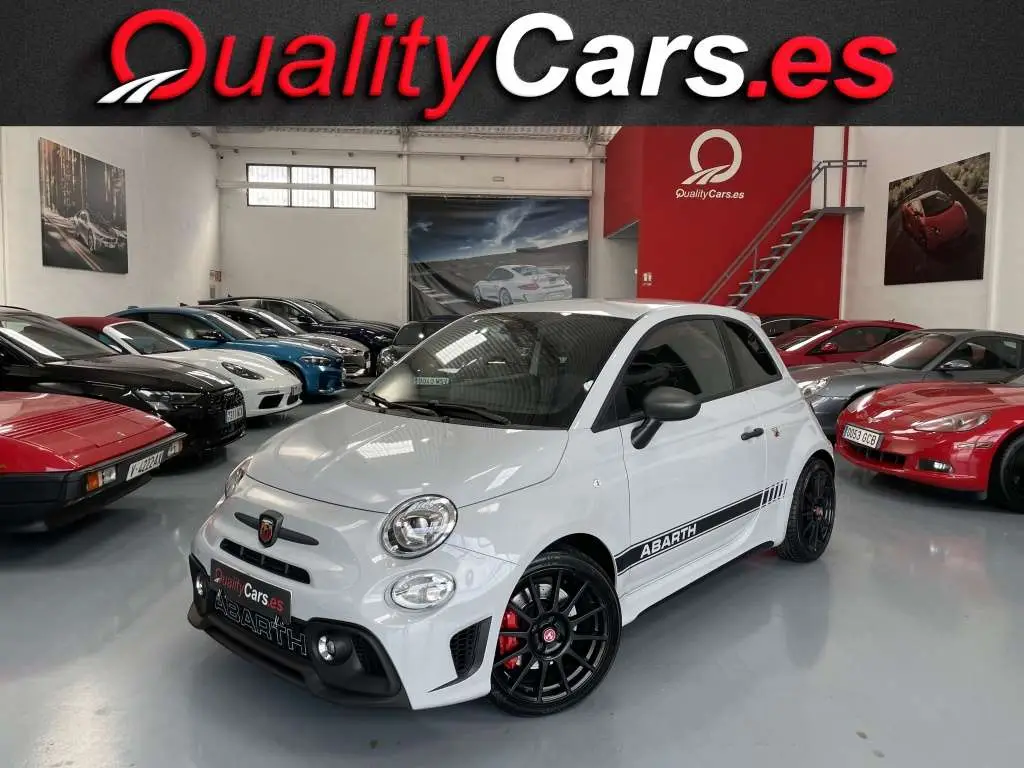 Photo 1 : Abarth 695 2022 Petrol