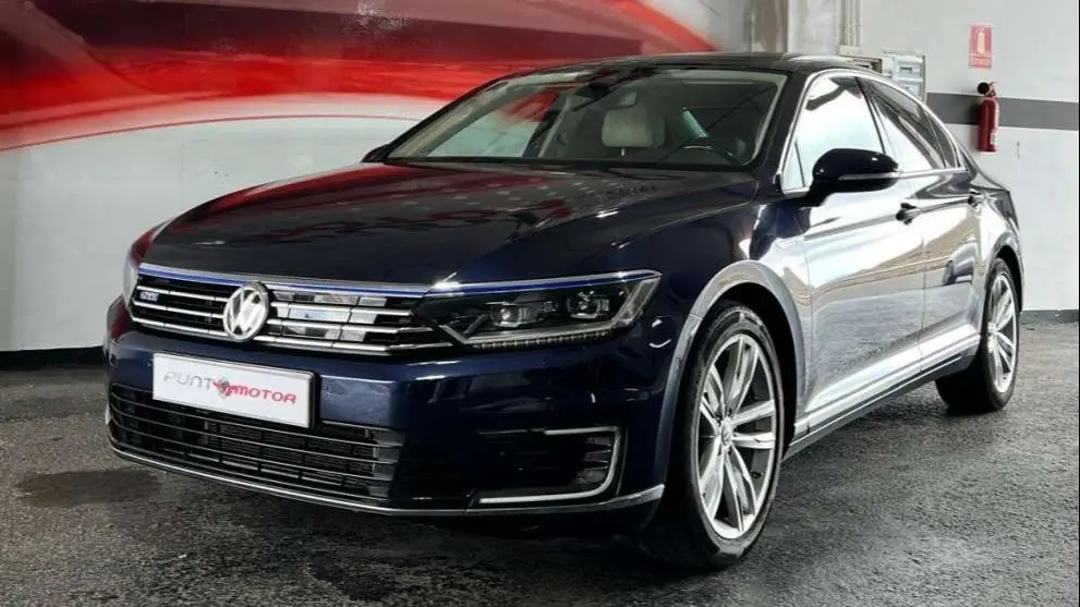 Photo 1 : Volkswagen Passat 2016 Hybride