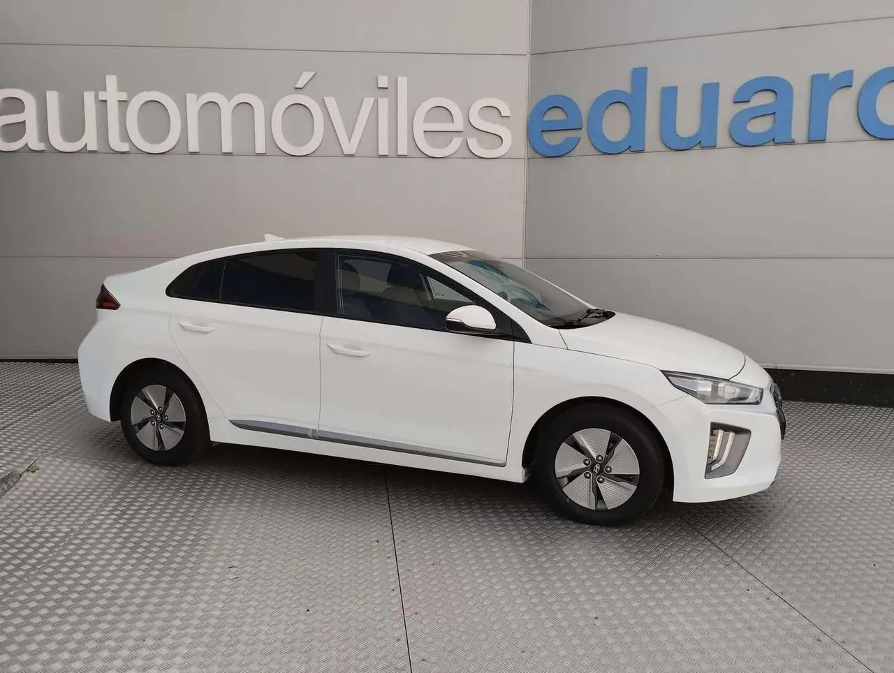 Photo 1 : Hyundai Ioniq 2021 Hybrid