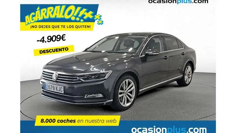 Photo 1 : Volkswagen Passat 2018 Petrol