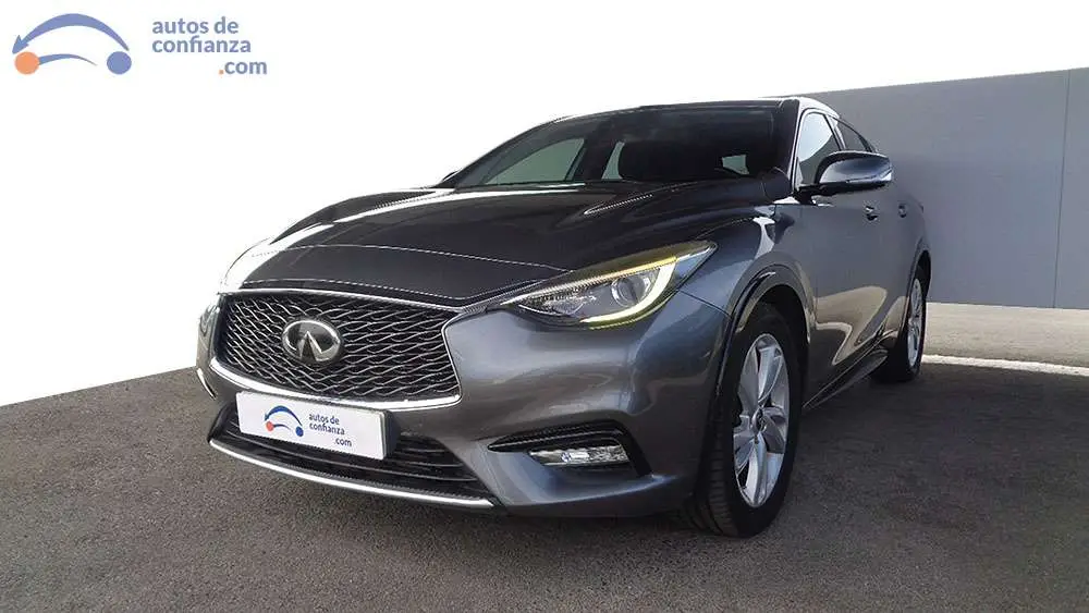 Photo 1 : Infiniti Q30 2016 Diesel