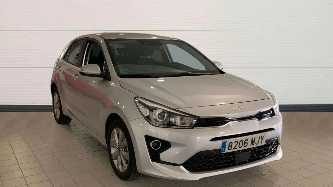 Photo 1 : Kia Rio 2023 Petrol