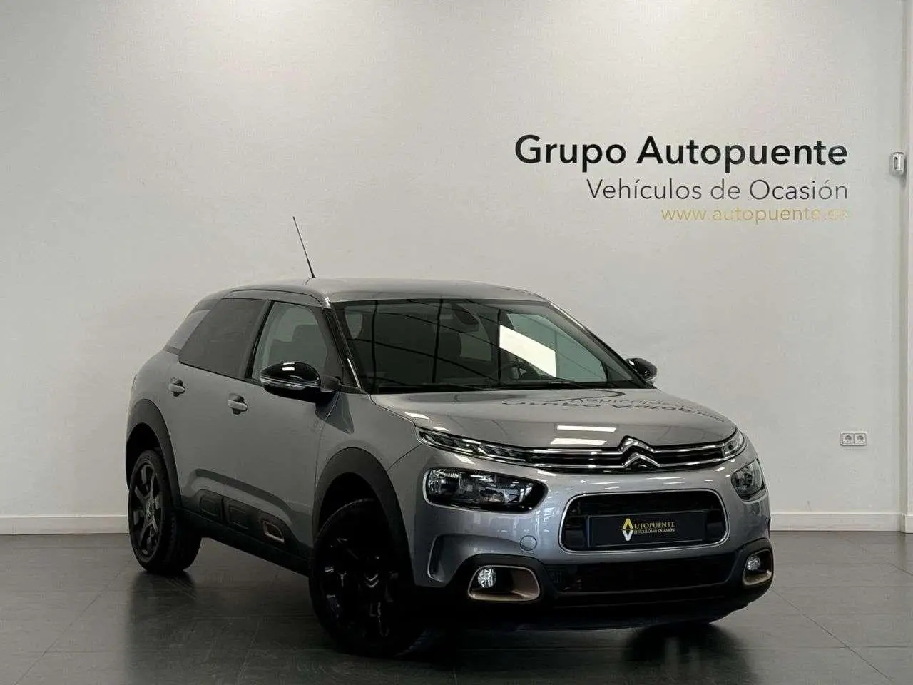 Photo 1 : Citroen C4 2019 Petrol