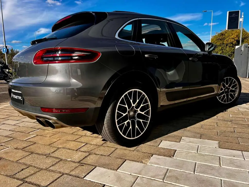 Photo 1 : Porsche Macan 2018 Essence