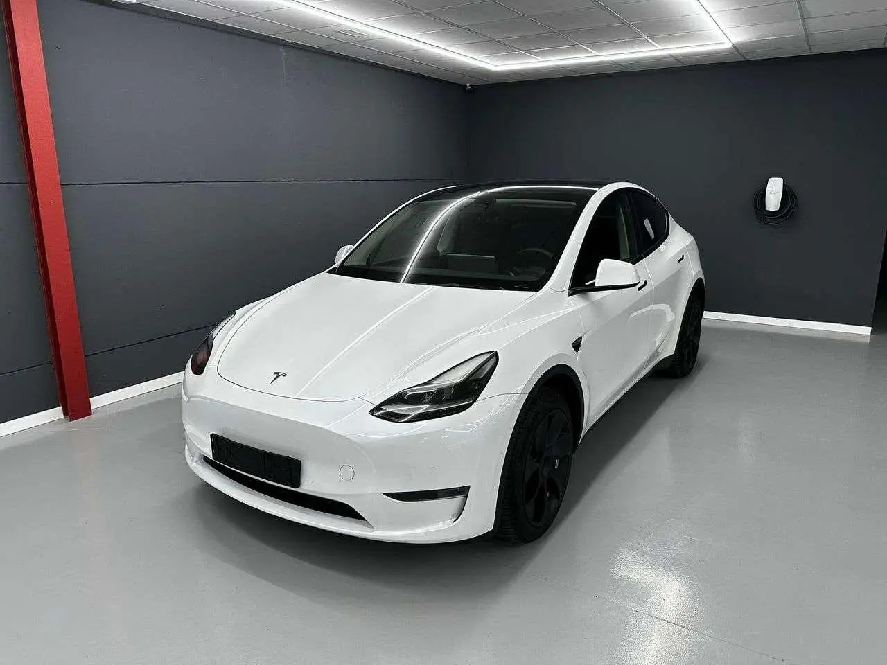 Photo 1 : Tesla Model Y 2021 Électrique