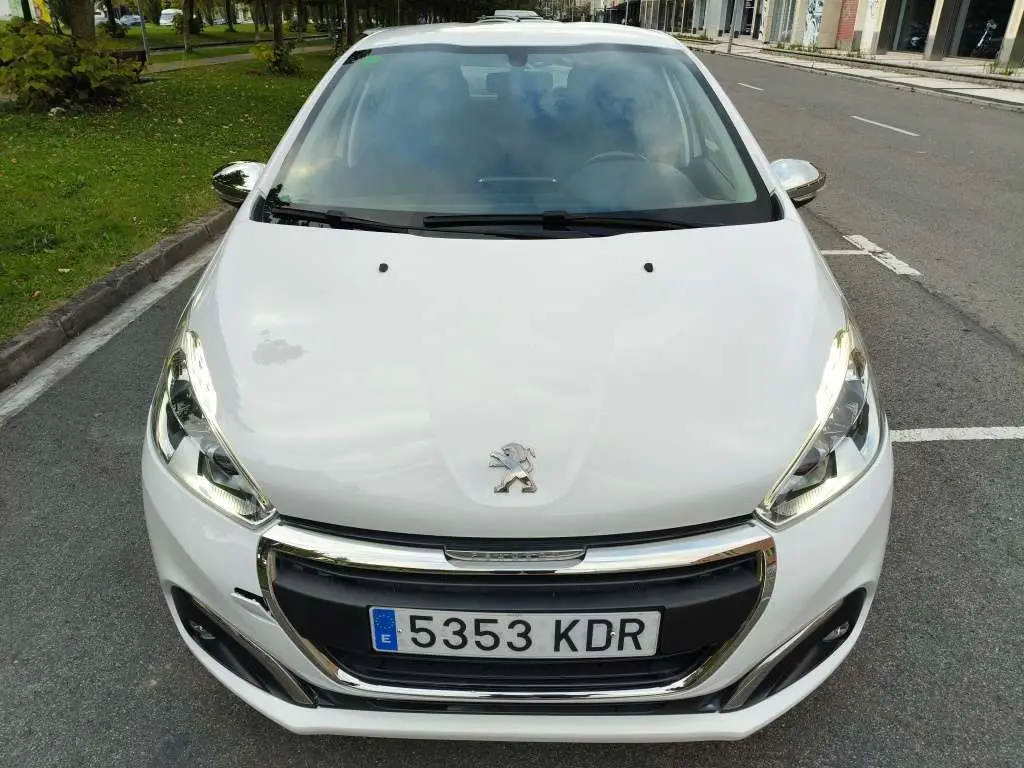 Photo 1 : Peugeot 208 2017 Diesel