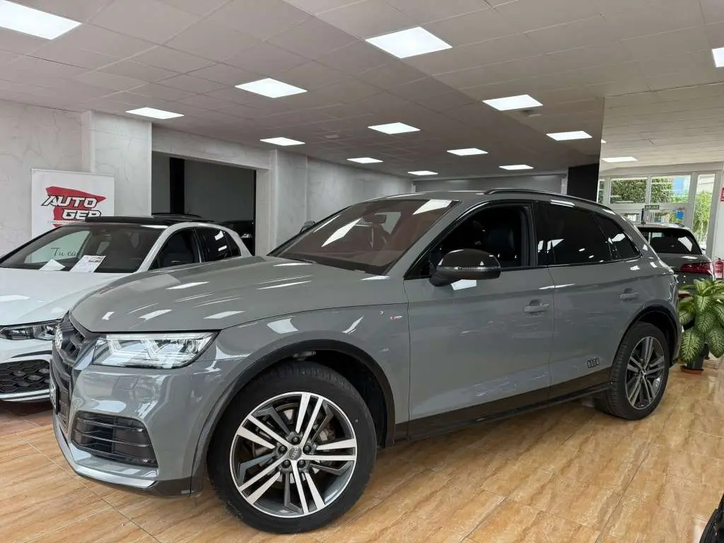 Photo 1 : Audi Q5 2018 Diesel