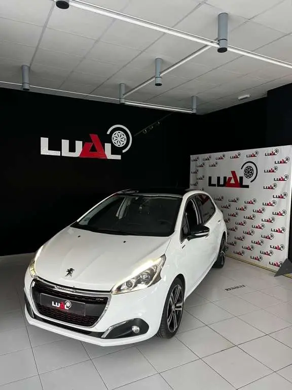 Photo 1 : Peugeot 208 2015 Diesel