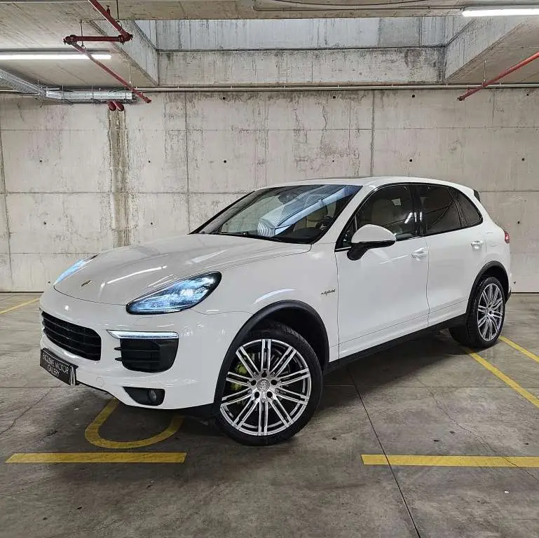 Photo 1 : Porsche Cayenne 2015 Hybrid