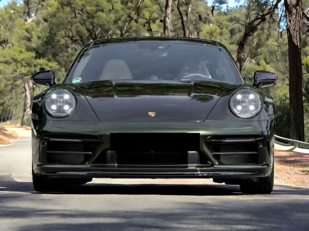 Photo 1 : Porsche 992 2022 Essence