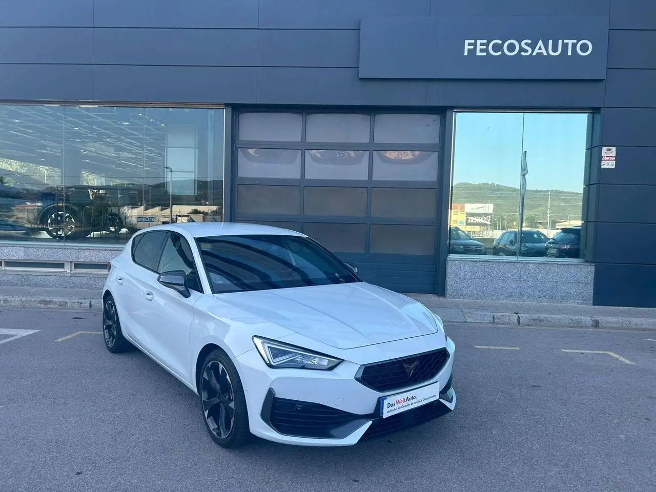 Photo 1 : Cupra Leon 2023 Petrol